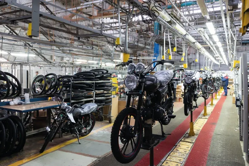 Motos en una fábrica