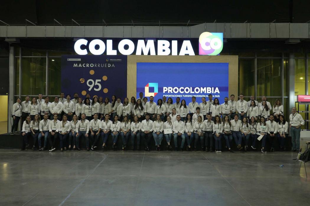 Equipo de ProColombia y MacroRueda