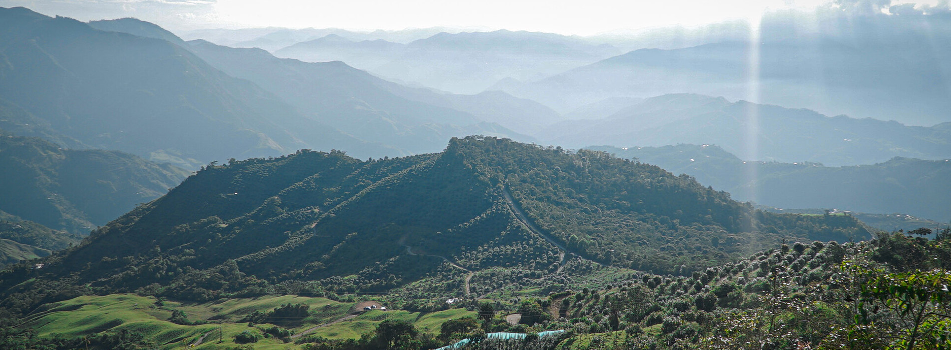 Paisaje con montañas en Colombia