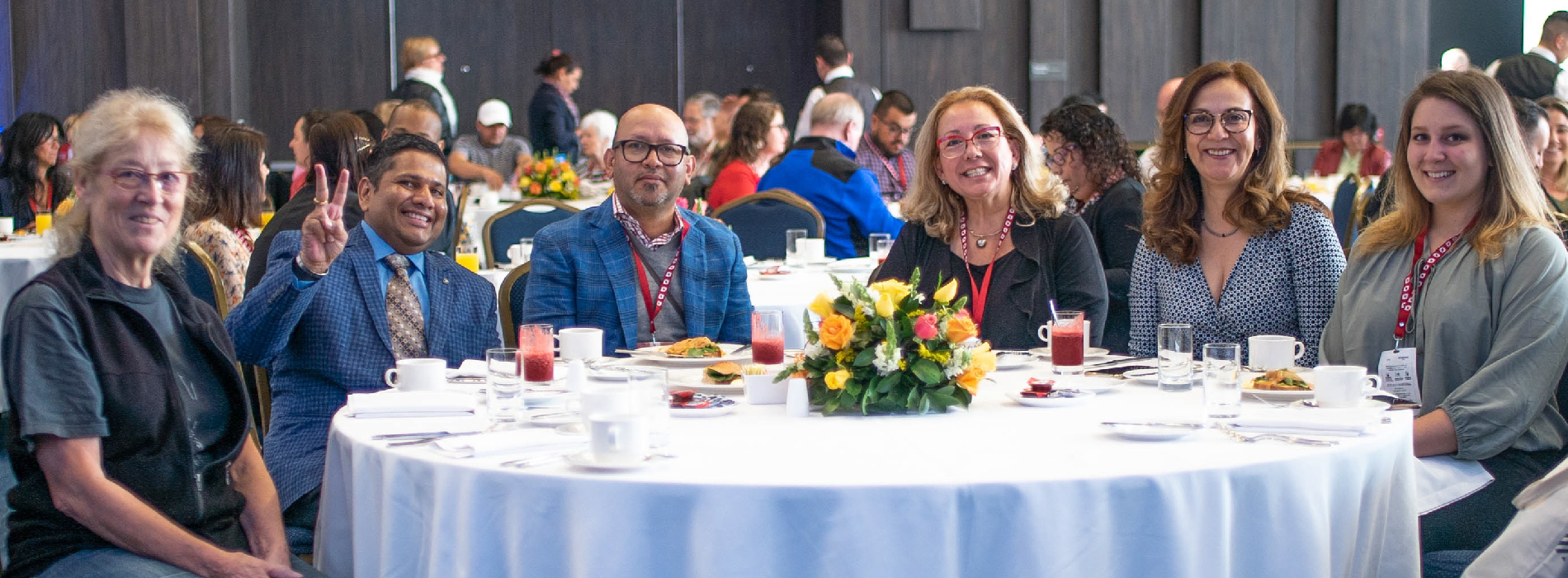 Fotografía de funcionarios de ProColombia en un evento