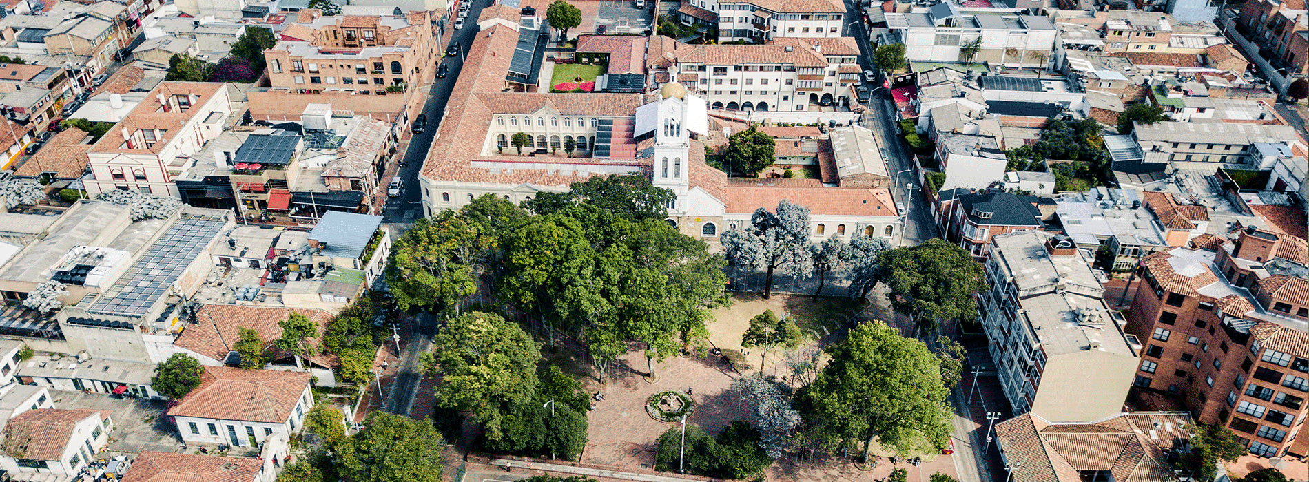 Fotografía panorámica de ciudad Colombiana