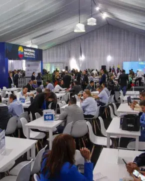 Stand de Colombia Co en Macrorrueda