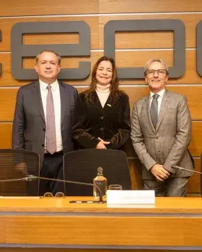 Narciso Casado Martin, Director de Relaciones con Iberoamérica del CEOE, Carmen Caballero Villa, Presidente de ProColombia y Eduardo Ávila, Embajador de Colombia en España