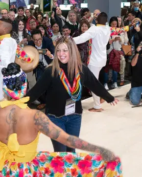 Bailarines Colombianos en feria de Madrid