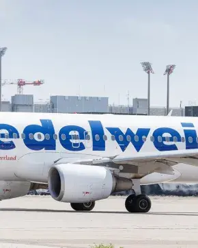 Avión de aerolínea suiza Edelweiss Air