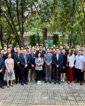 Fotografía de Administración General de Aduanas de China y equipo Colombiano