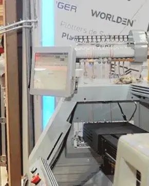 Stand textil en feria de Createx