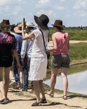 Turistas en isla de Colombia