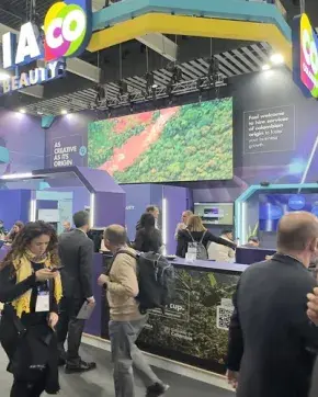 Stand de Colombia Co en Mobile World Congress 2024