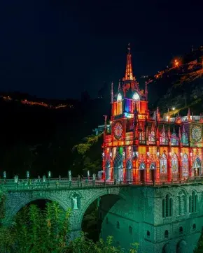 Santuario de las Lajas en Pasto por la noche