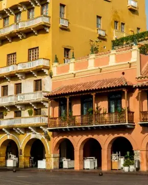 Fotografía de casas y edificios coloniales en Colombia