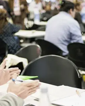 Equipo de Macrorrueda en evento de negocios