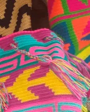 Mochilas wayúu y arhuacas
