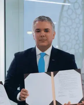 Presidente de Colombia con Gobernante de Emiratos Árabes Unidos