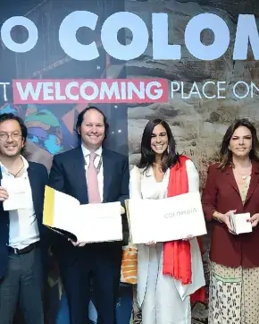 Fotografía del equipo de ProColombia, en colaboración con Migración Colombia