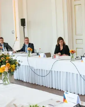 Conferencia internacional con la presidencia y los países bajos