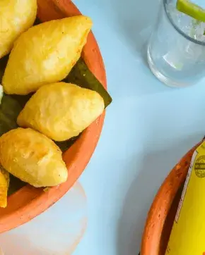 Empanadas y arepas típicas de Colombia