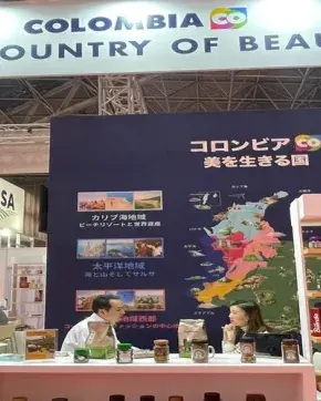 Feria en Japón con ColombiaCo en un stand