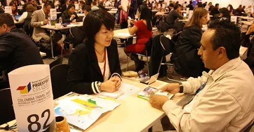 227 International Tourism Wholesalers Tour the Country 227 International Tourism Wholesalers Tour the Country