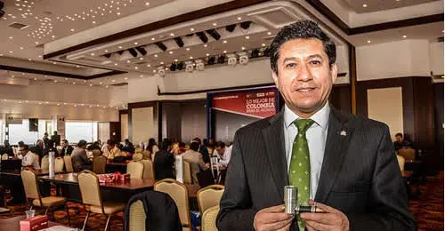 Carros en Chile y Bolivia usan válvula ecológica patentada por un colombiano