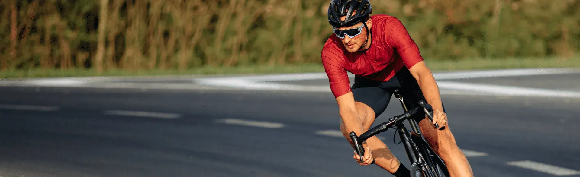 Ciclistas suben por los altos de Colombia