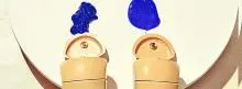 Dos tarros de pintura azul rey 