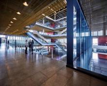 Edificio de oficinas por dentro