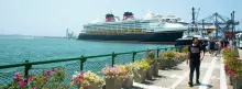 Crucero gigante en puerto Colombiano 