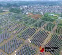 Paneles solares en el campo
