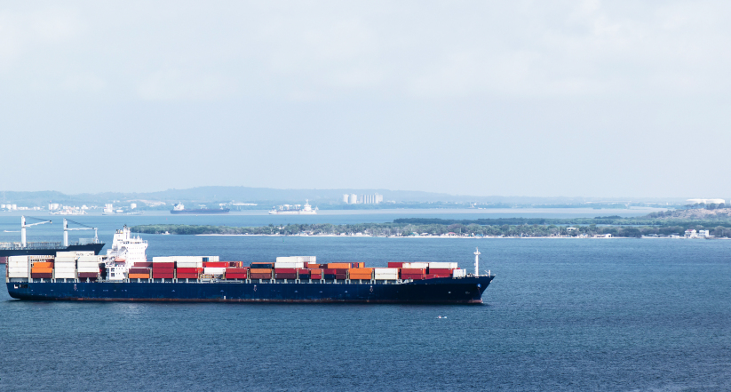 Barco con mercancía colombiana con destino a Ecuador.