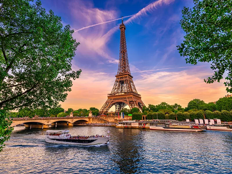 Torre Eiffel desde el puente de Bir-Hakeim